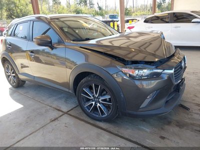 JM1DKFC77J0****** 2018 Mazda CX-3