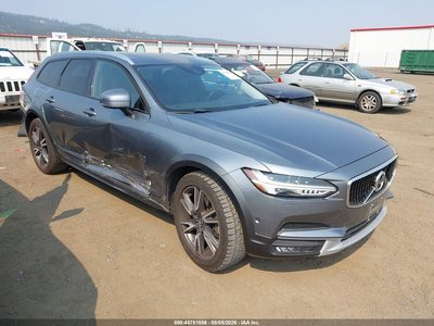 YV4A22NL5H1****** 2017 Volvo V90