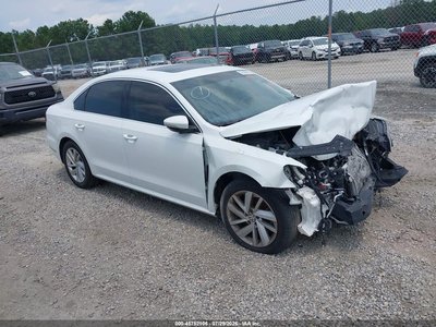 1VWBA7A31JC****** 2018 Volkswagen Passat