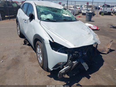 JM1DKBB79G0****** 2016 Mazda CX-3