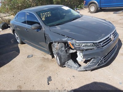 1VWDT7A3XHC****** 2017 Volkswagen Passat
