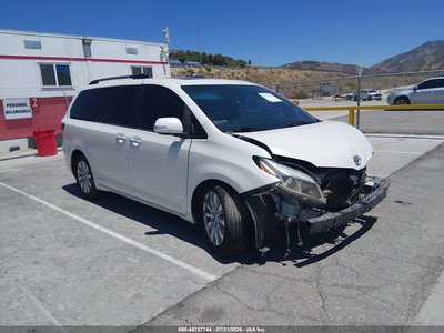 5TDYZ3DC1HS****** 2017 Toyota Sienna