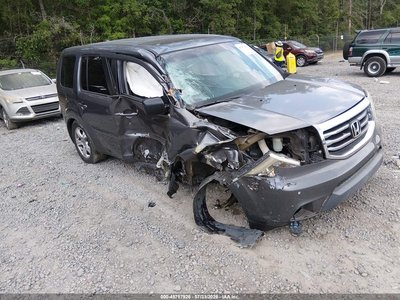 5FNYF4H53FB****** 2015 Honda Pilot