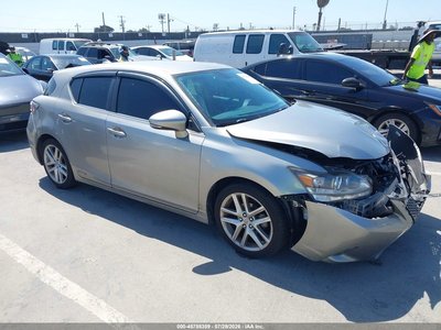 JTHKD5BH1H2****** 2017 Lexus CT