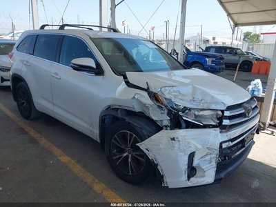 5TDZARFH4JS****** 2018 Toyota Highlander
