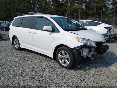 5TDKZ3DCXJS****** 2018 Toyota Sienna