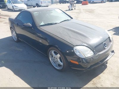 WDBKK47F9YF****** 2000 Mercedes-Benz SLK-Class