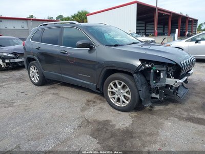 1C4PJLCB4HW****** 2017 Jeep Cherokee