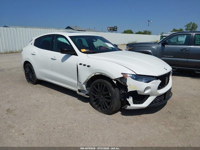 ZN661XUS4KX****** 2019 Maserati Levante