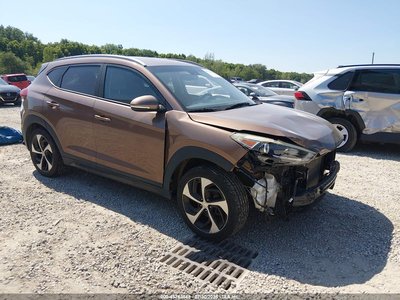 KM8J3CA28GU****** 2016 Hyundai Tucson