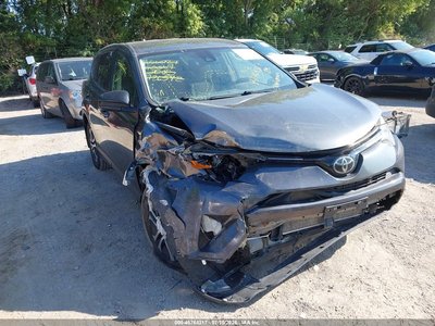 JTMBFREV3JJ****** 2018 Toyota RAV4