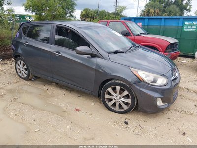 KMHCU5AE8CU****** 2012 Hyundai Accent