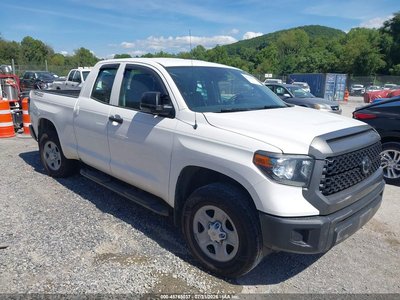 5TFUM5F1XJX****** 2018 Toyota Tundra