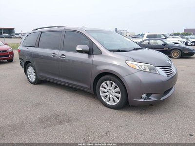 5TDYZ3DC6HS****** 2017 Toyota Sienna