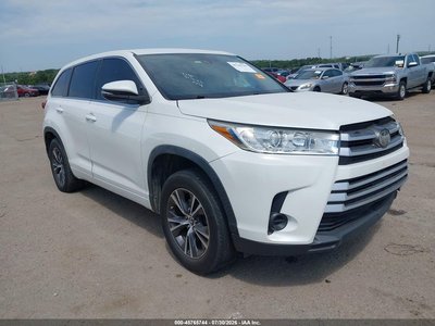 5TDZARFH1HS****** 2017 Toyota Highlander