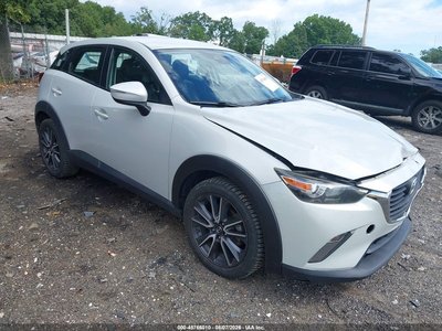 JM1DKDC76J0****** 2018 Mazda CX-3