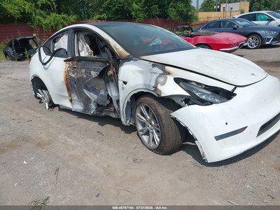 5YJYGDEE1LF****** 2020 Tesla Model Y