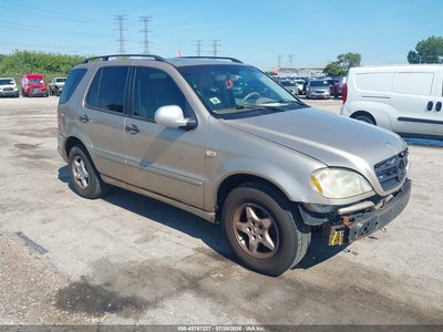 4JGAB54EX1A****** 2001 Mercedes-Benz M-Class