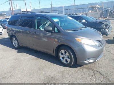 5TDKK3DC6FS****** 2015 Toyota Sienna