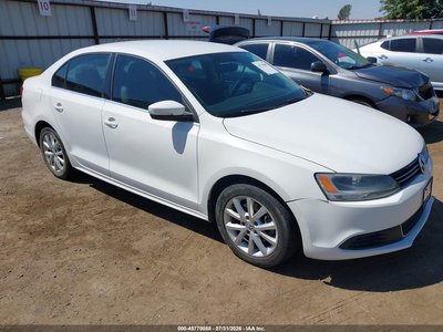 3VWDX7AJ8DM****** 2013 Volkswagen Jetta