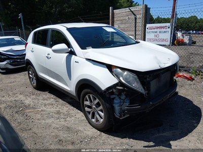 KNDPBCAC8F7****** 2015 Kia Sportage