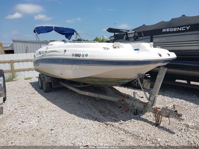 2000 Chaparral 26'