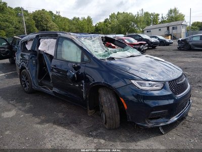 2C4RC1FG0MR****** 2021 Chrysler Pacifica