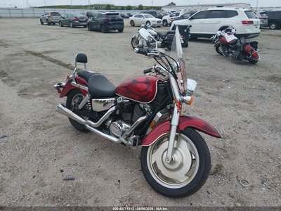 2003 Honda VT1100 (Shadow Sabre)