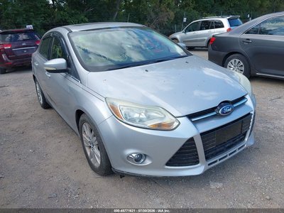1FAHP3H23CL****** 2012 Ford Focus