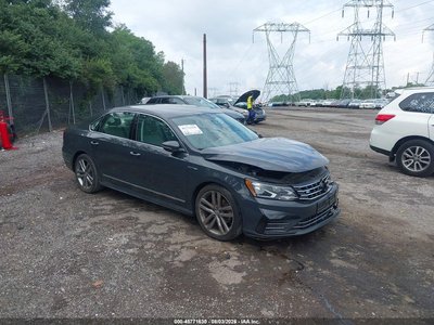 1VWDT7A34HC****** 2017 Volkswagen Passat