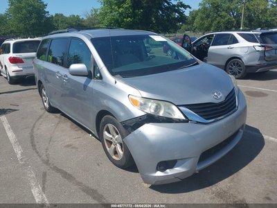 5TDKK3DC9DS****** 2013 Toyota Sienna