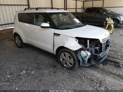 KNDJN2A23F7****** 2015 Kia Soul