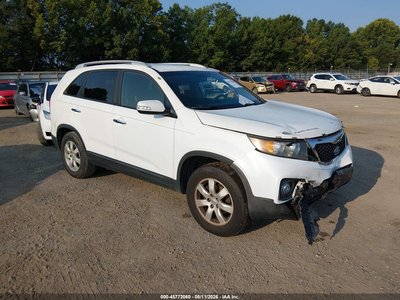 5XYKT3A63DG****** 2013 Kia Sorento