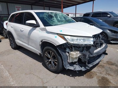 5TDZZRFH3HS****** 2017 Toyota Highlander