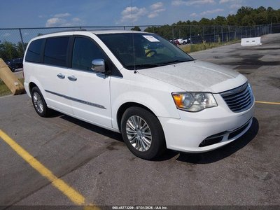 2C4RC1CG7GR****** 2016 Chrysler Town & Country