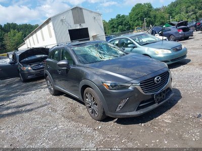 JM1DKFD75H0****** 2017 Mazda CX-3
