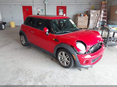 WMWSU3C58BT****** 2011 MINI Cooper
