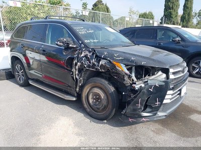 5TDJZRFH1JS****** 2018 Toyota Highlander