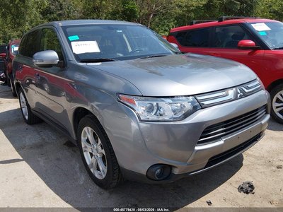 JA4JZ4AX0EZ****** 2014 Mitsubishi Outlander