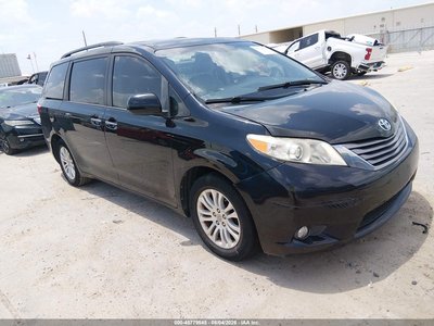 5TDYK3DC7FS****** 2015 Toyota Sienna