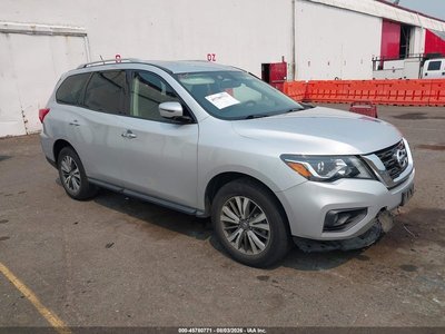 5N1DR2MM2JC****** 2018 Nissan Pathfinder
