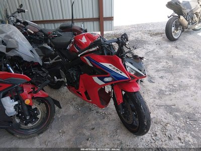 MLHRH155XS5****** 2025 Honda Cbr650
