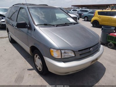 2000 Toyota Sienna