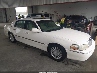 2005 Lincoln Town Car