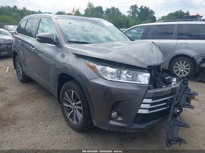 5TDJZRFH3KS****** 2019 Toyota Highlander