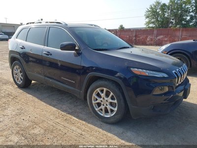 1C4PJLCB0GW****** 2016 Jeep Cherokee