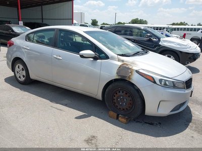 3KPFK4A79HE****** 2017 Kia Forte