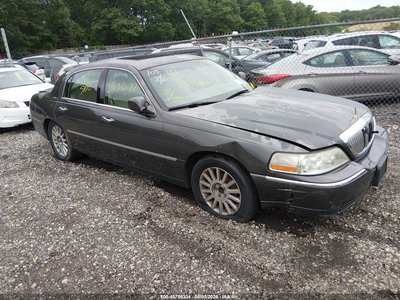 1LNHM81W55Y****** 2005 Lincoln Town Car