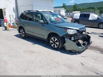 JF2SJAEC6JH****** 2018 Subaru Forester