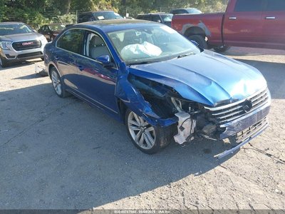 1VWCT7A37HC****** 2017 Volkswagen Passat
